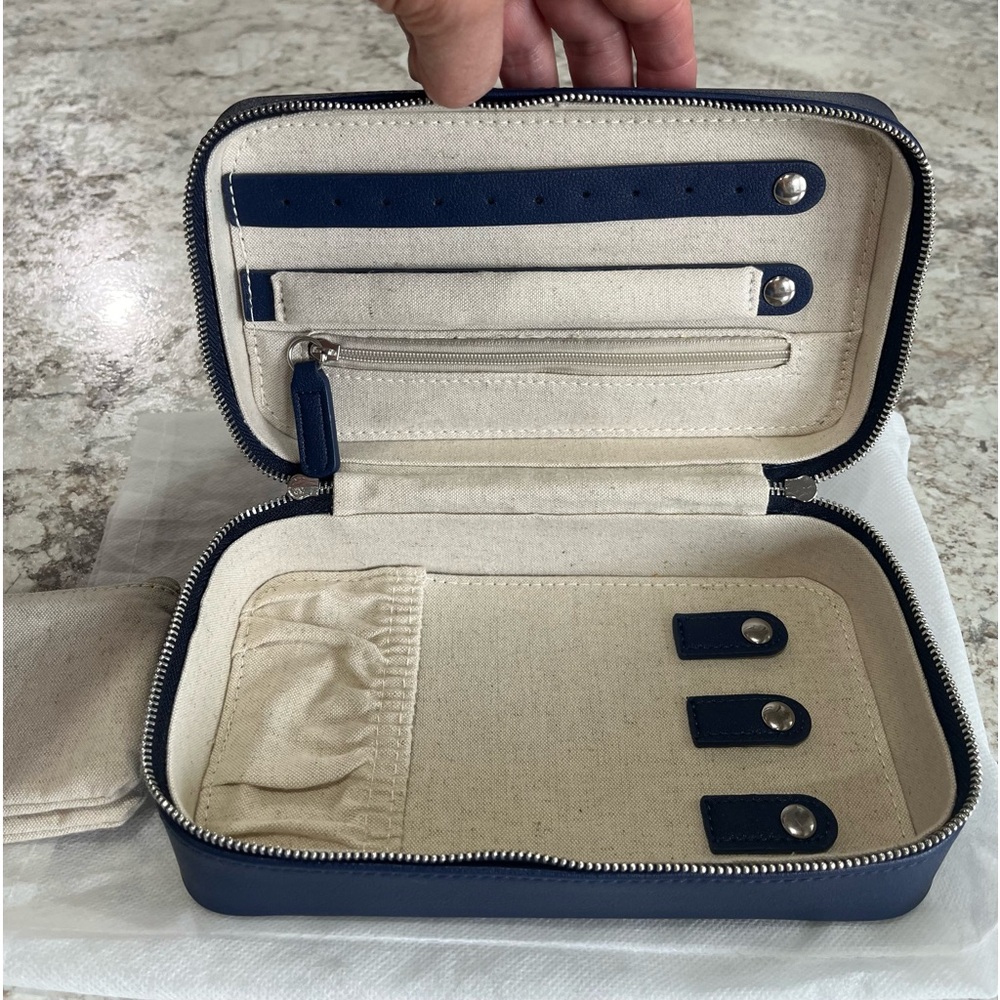 New Brouck & Co. travel jewelry case